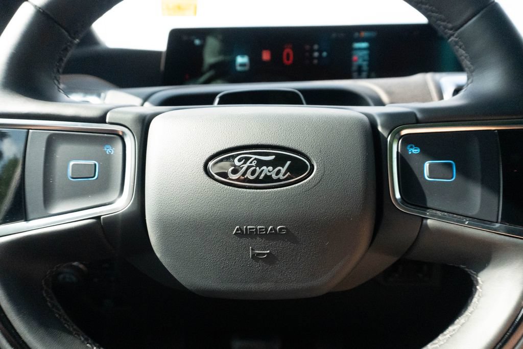 Used 2025 Ford Expedition Tremor AWD/4WD image 30