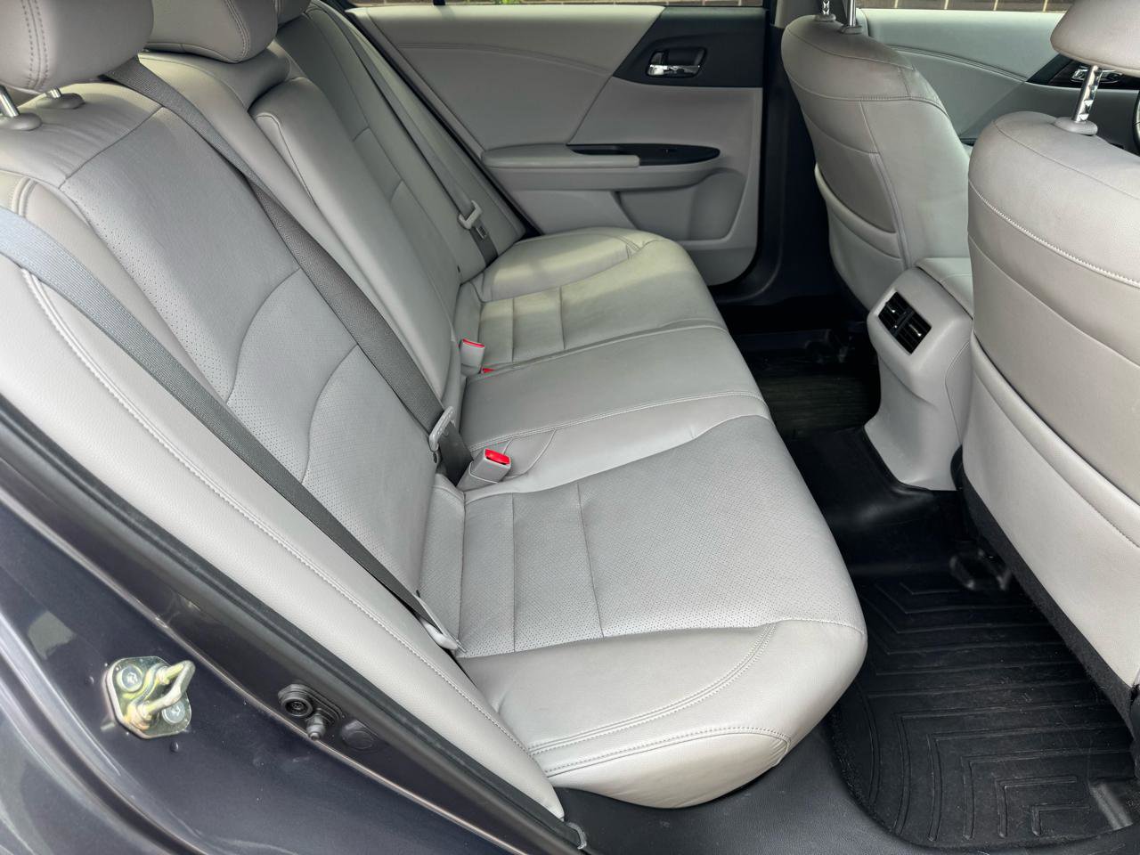 Used 2017 Honda Accord EX-L image 13