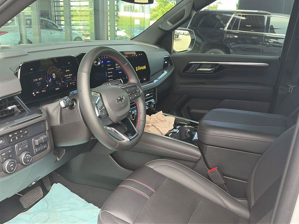 Used 2025 Chevrolet Tahoe RST w/ RST Capability Package AWD/4WD image 8