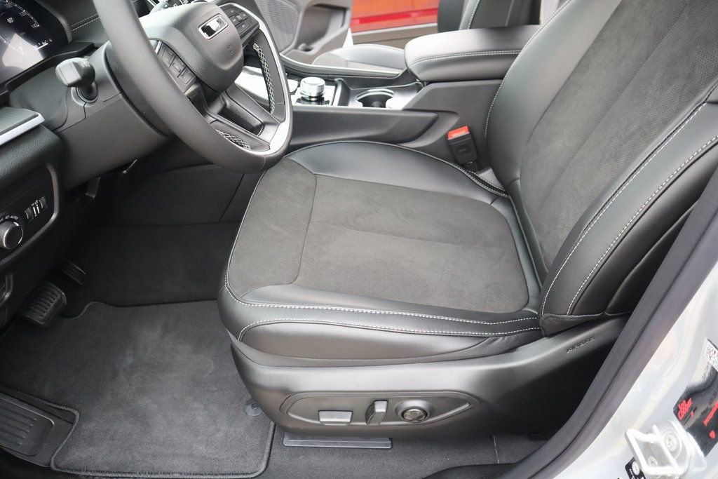 New 2025 Jeep Grand Cherokee L Altitude image 11