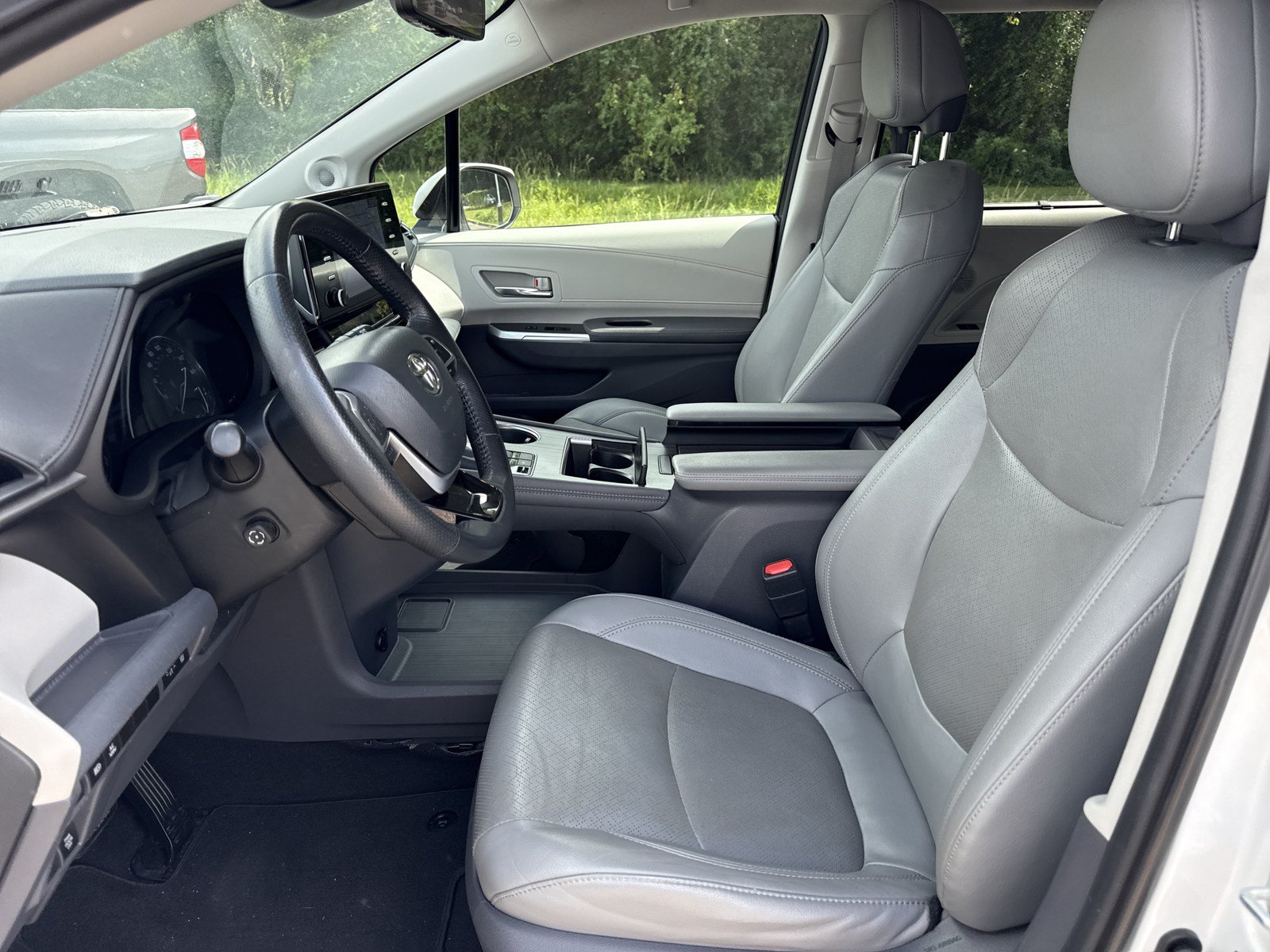 Used 2021 Toyota Sienna Limited AWD/4WD image 11
