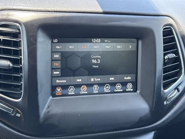 Used 2018 Jeep Compass Latitude w/ Popular Equipment Group FWD image 23