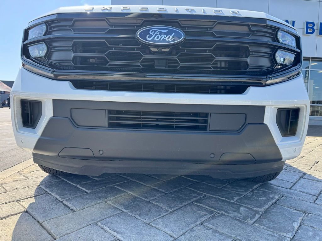 Used 2025 Ford Expedition Active AWD/4WD image 29