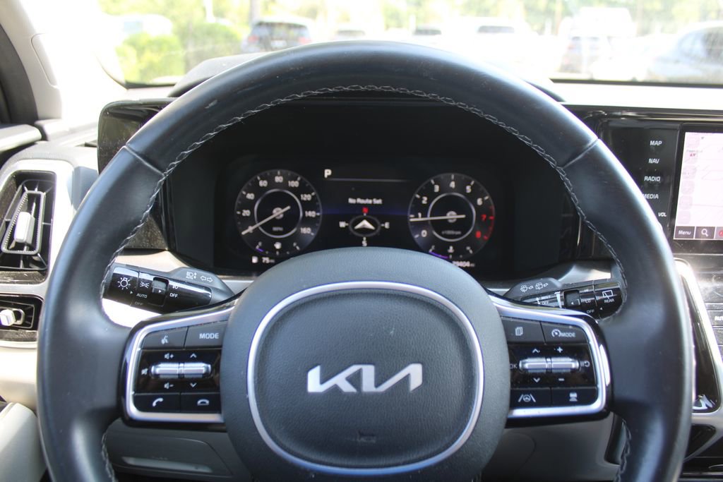 Certified 2023 Kia Sorento SX FWD image 27