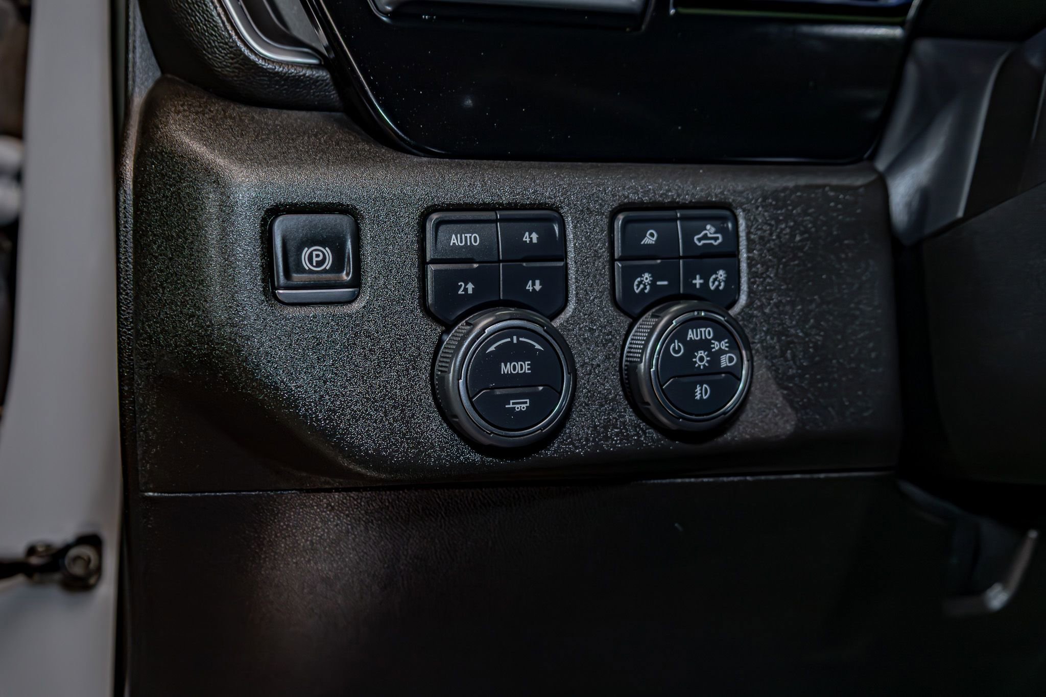 Used 2024 Chevrolet Silverado 2500 LTZ w/ LTZ Plus Package AWD/4WD image 16
