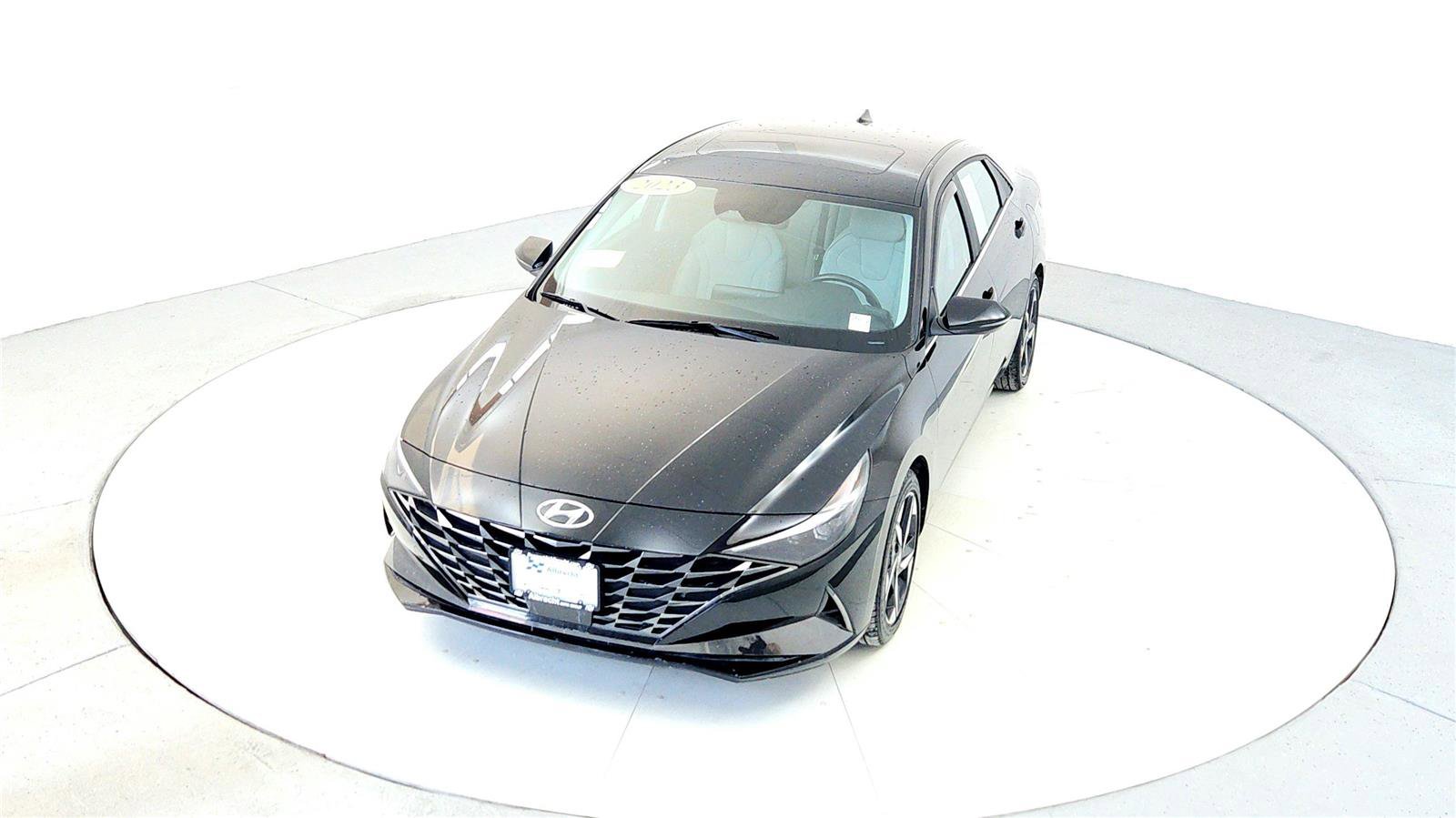 Used 2023 Hyundai Elantra Limited image 14