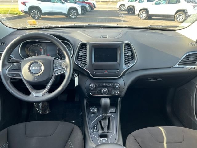 Used 2019 Jeep Cherokee Latitude w/ Popular Appearance Group image 12