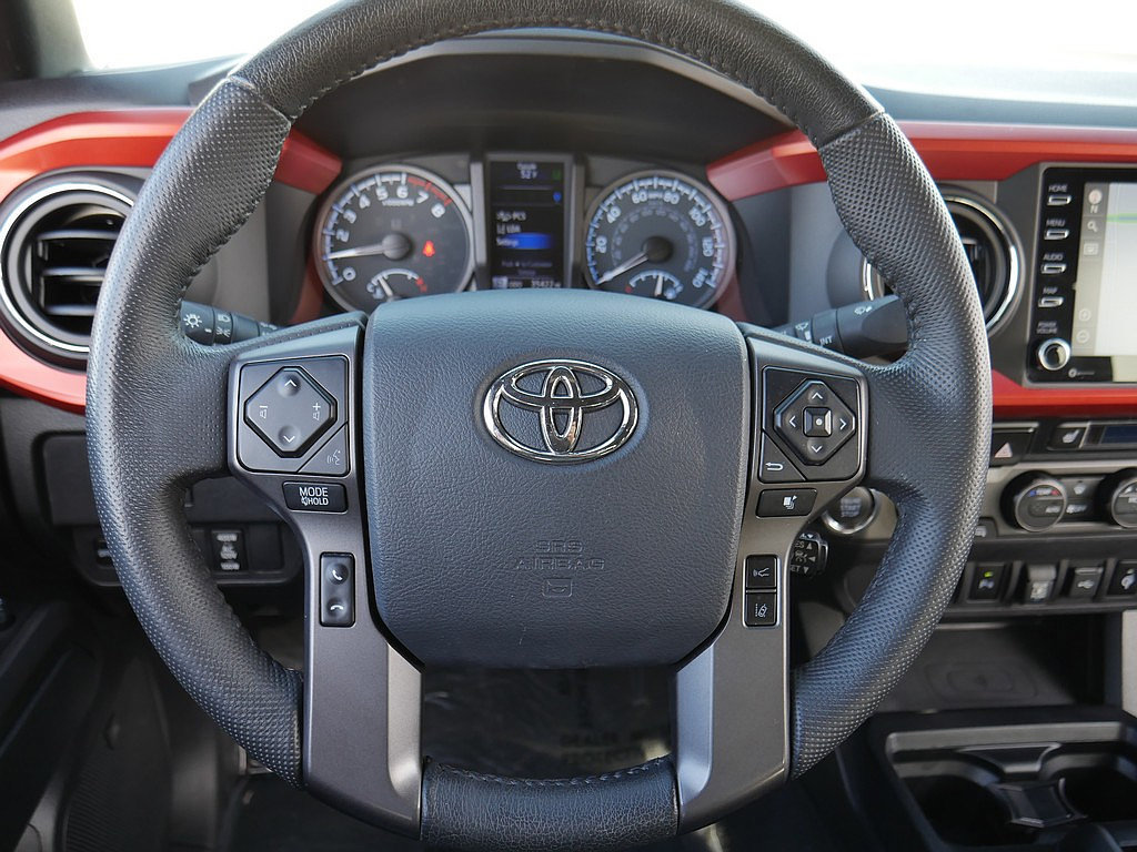 Used 2020 Toyota Tacoma TRD Off-Road w/ TRD Premium Off Road Package AWD/4WD image 19
