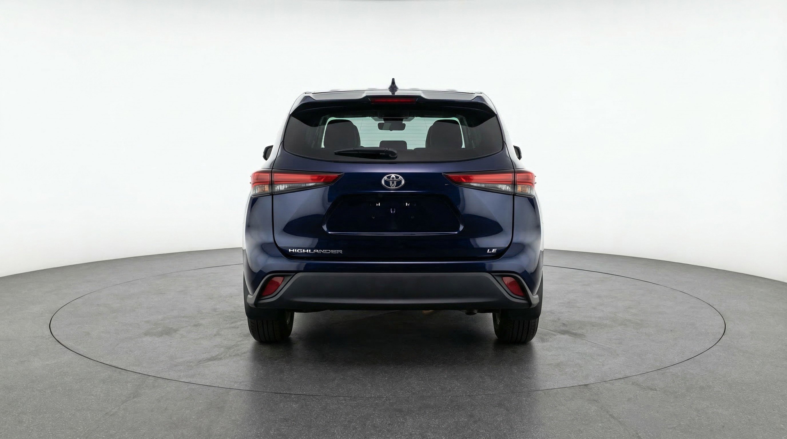 Used 2025 Toyota Highlander LE image 7