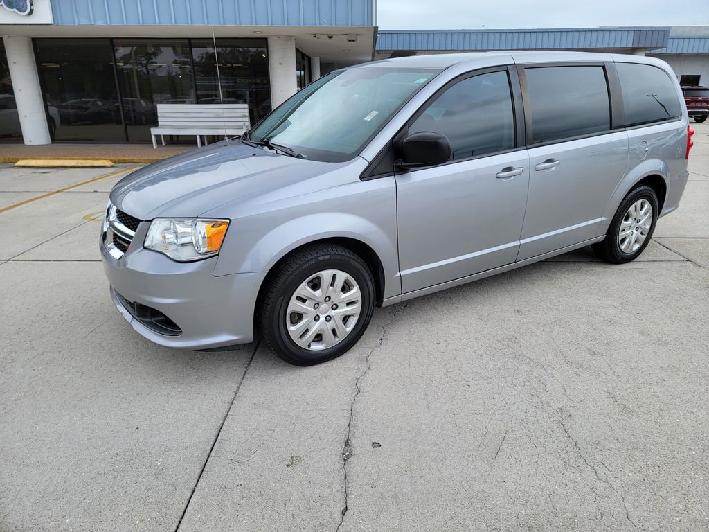 Used 2018 Dodge Grand Caravan SE FWD image 1
