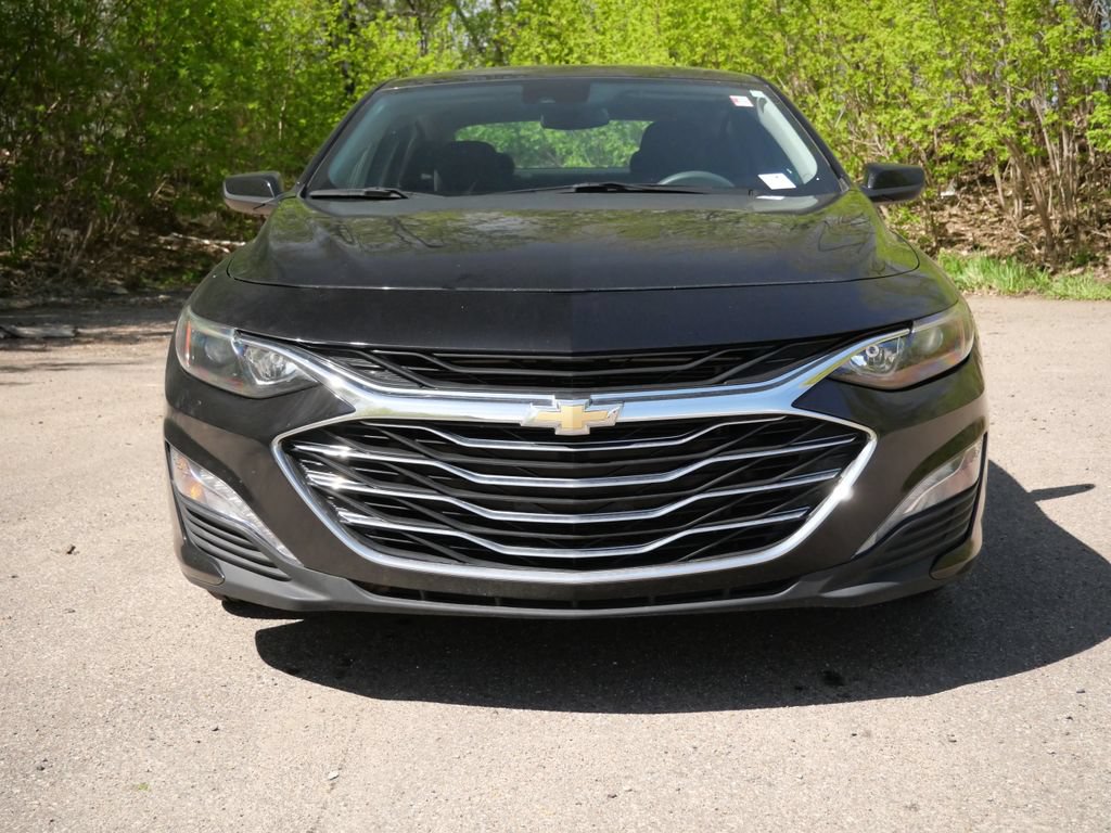 Used 2024 Chevrolet Malibu LT FWD image 2