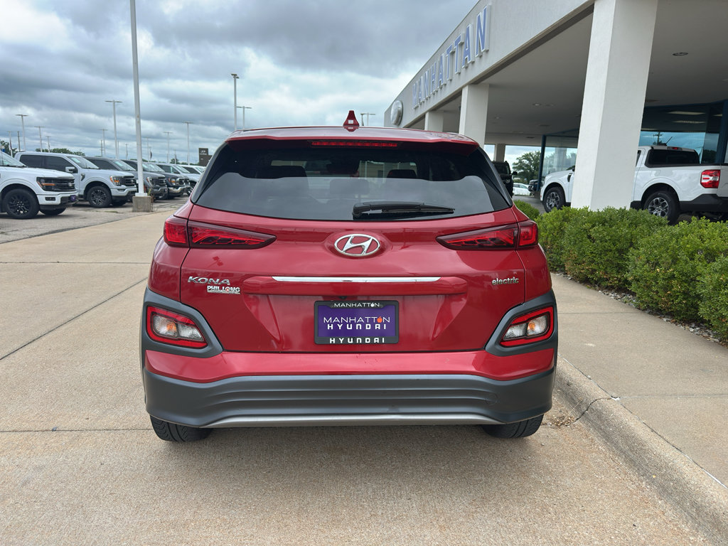 Used 2021 Hyundai Kona Limited w/ Cargo Package FWD image 5