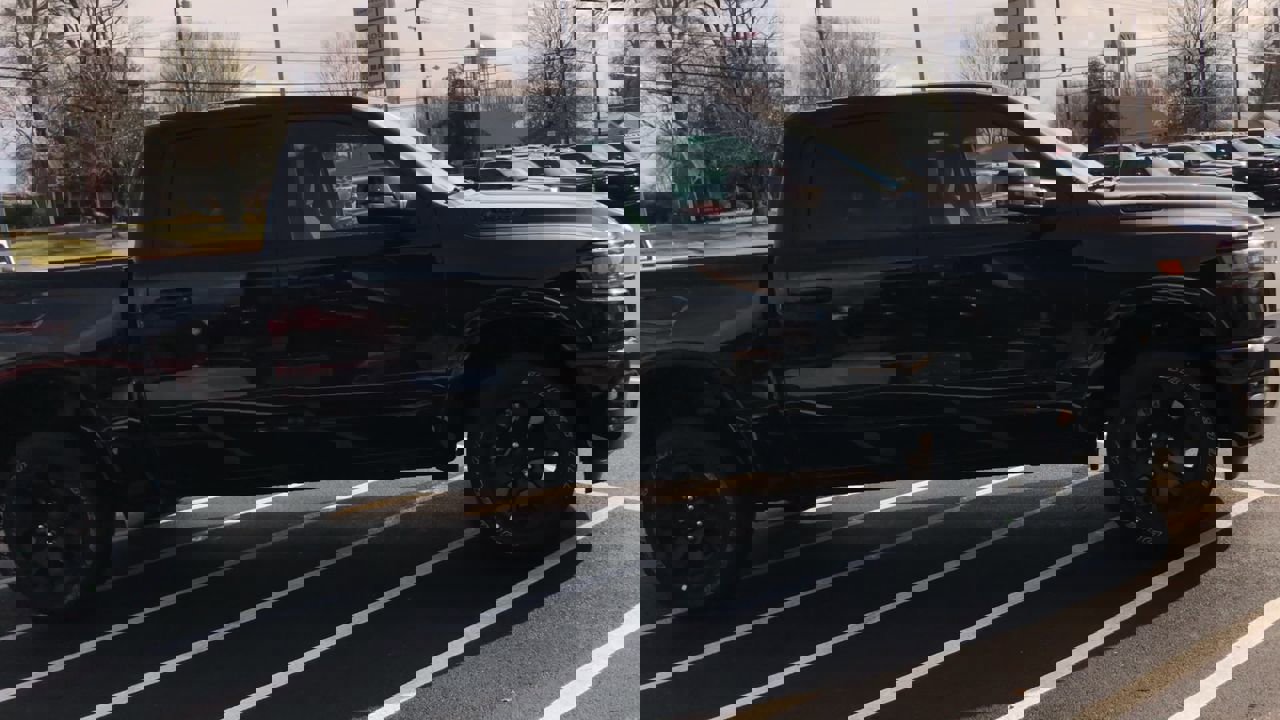 New 2026 RAM 1500 4x4 Crew Cab image 9