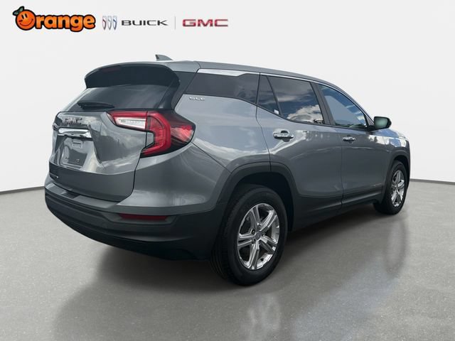 Used 2024 GMC Terrain SLE FWD image 3