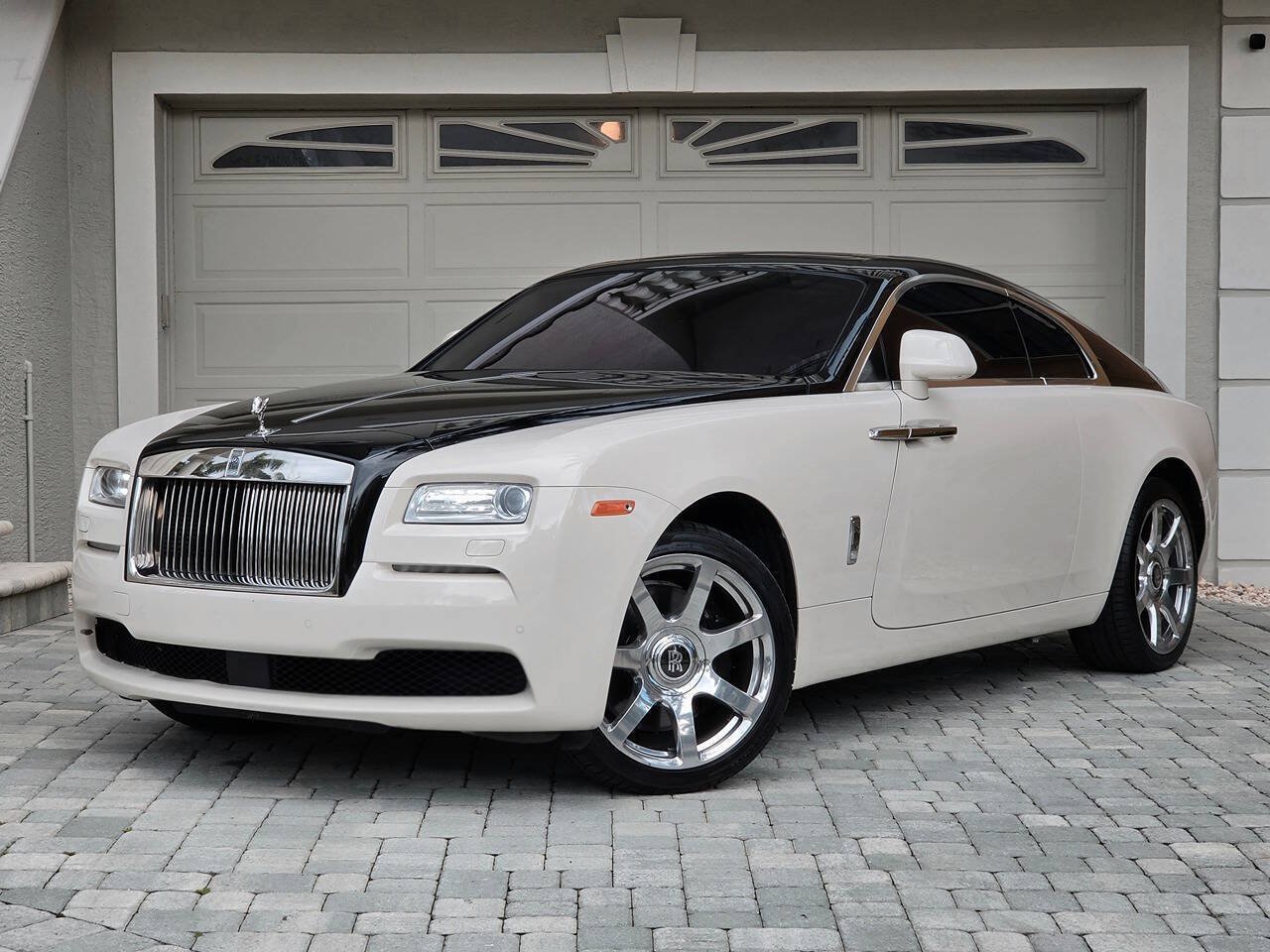 Used 2014 Rolls-Royce Wraith RWD image 2