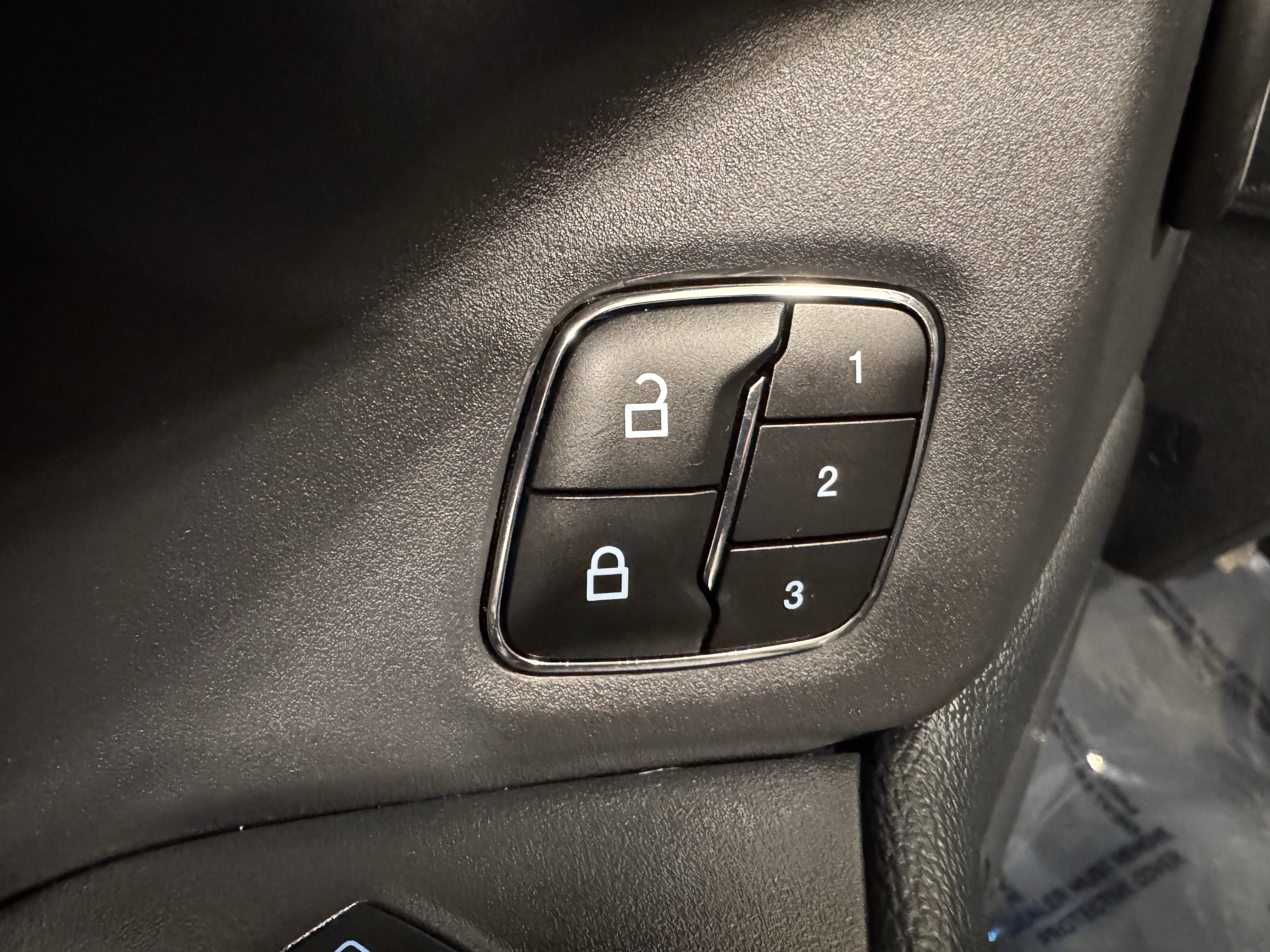 Used 2024 Ford Expedition Max XLT image 24