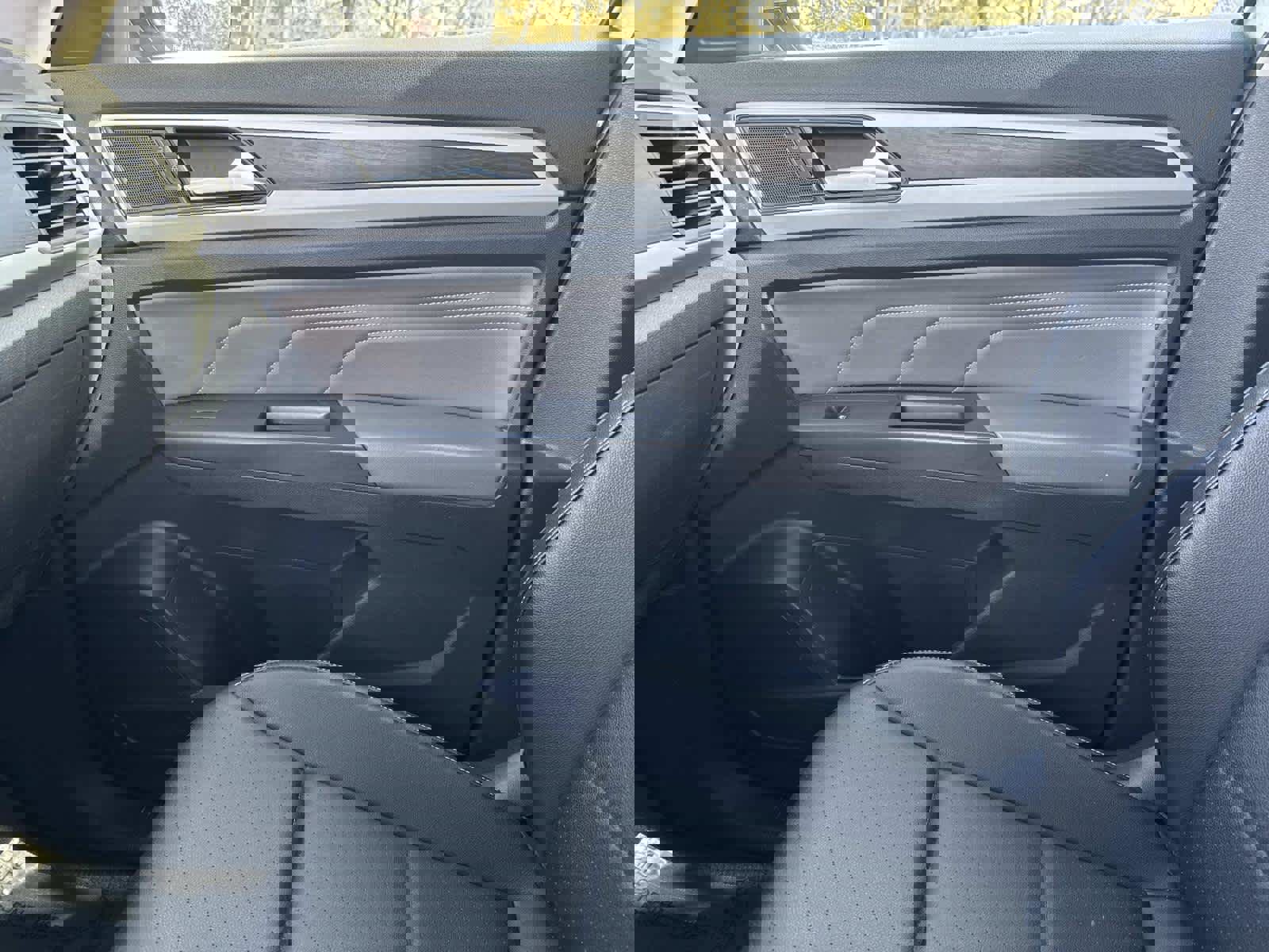 Used 2023 Volkswagen Atlas SE image 27