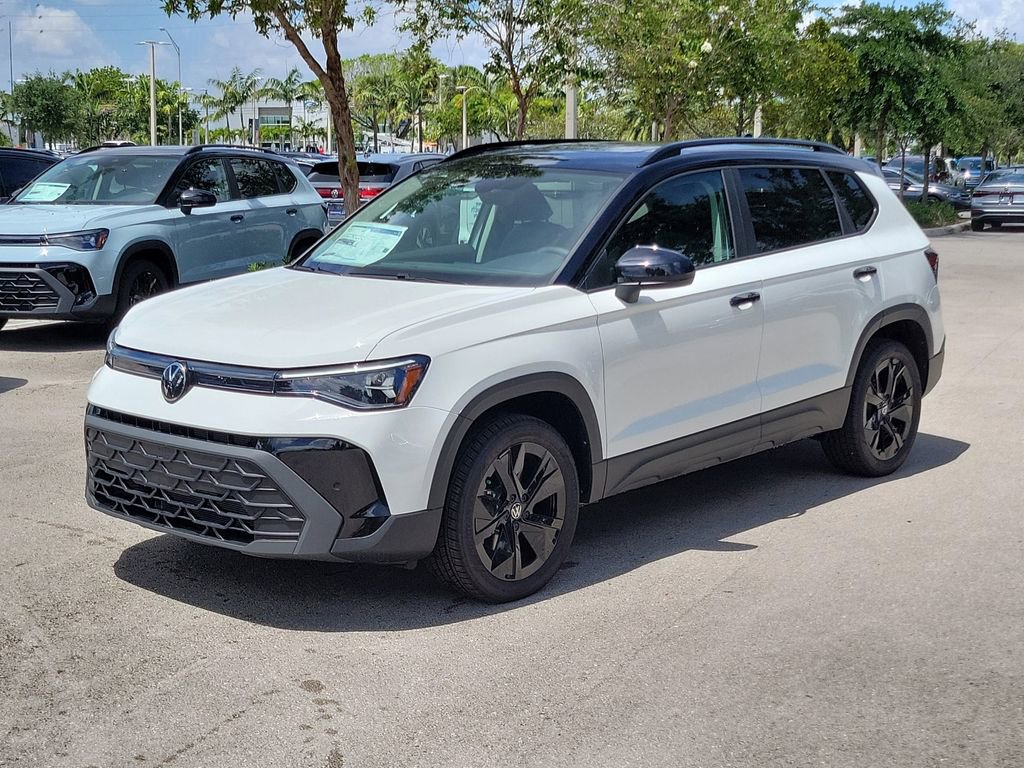 New 2026 Volkswagen Taos SE FWD image 3