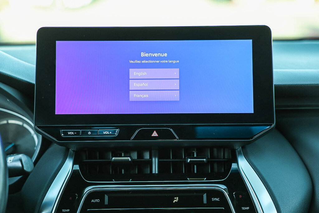 Certified 2023 Toyota Venza XLE AWD/4WD image 4
