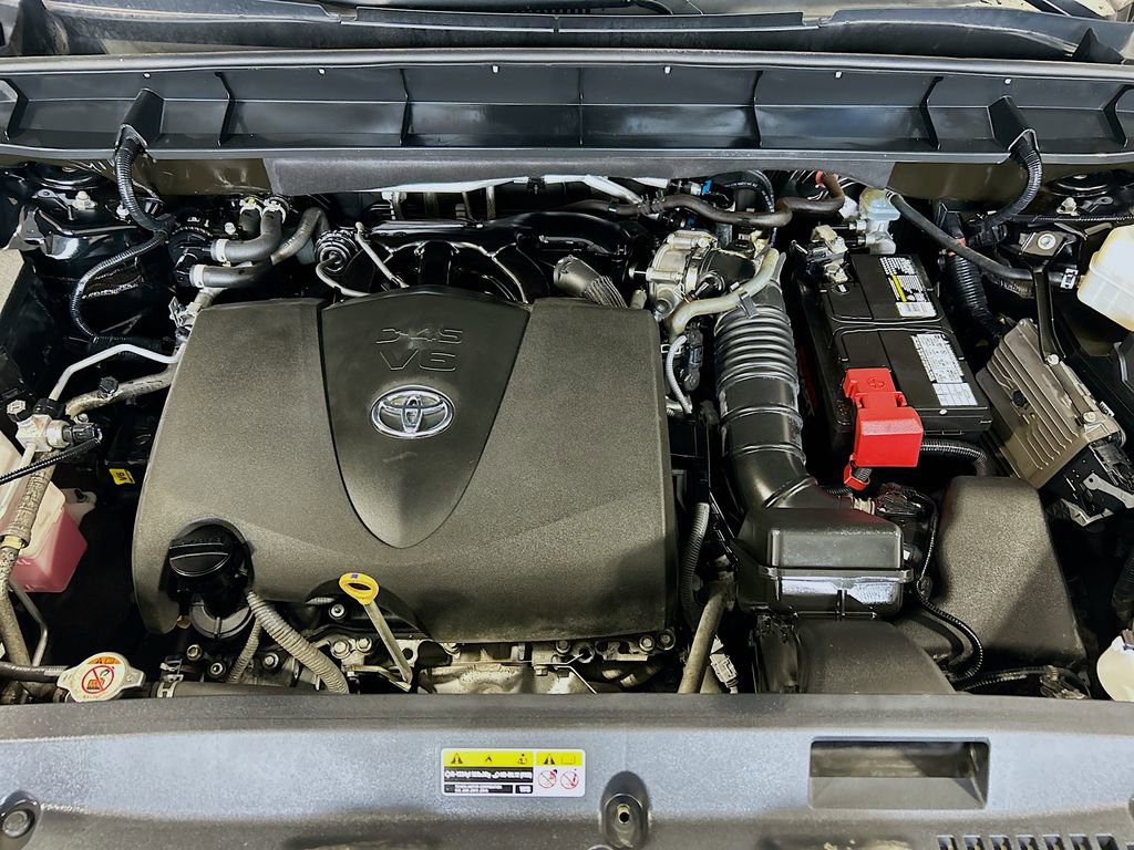 Used 2022 Toyota Highlander L FWD image 27