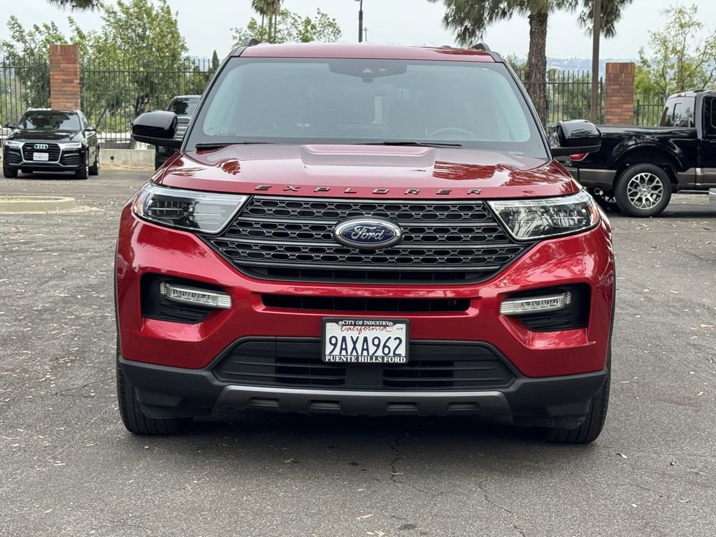 Used 2022 Ford Explorer XLT w/ Equipment Group 202A image 2