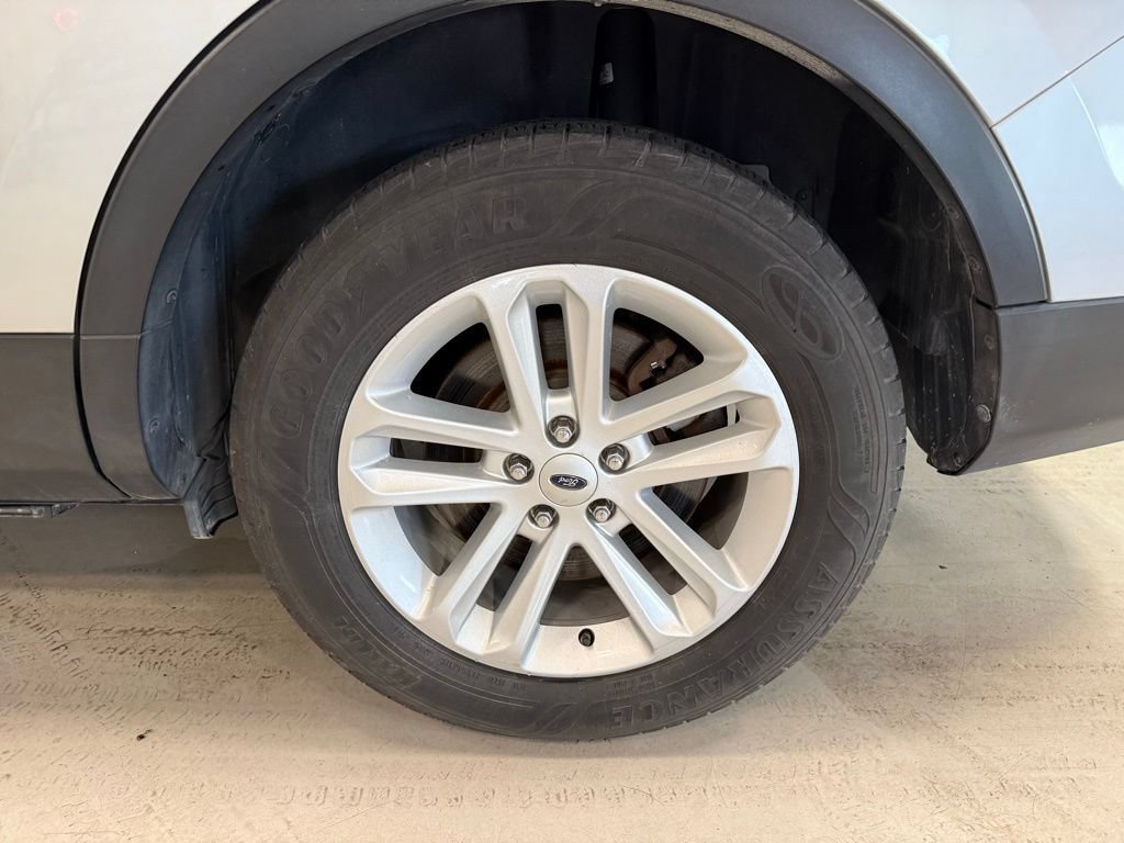 Used 2017 Ford Explorer XLT FWD image 10
