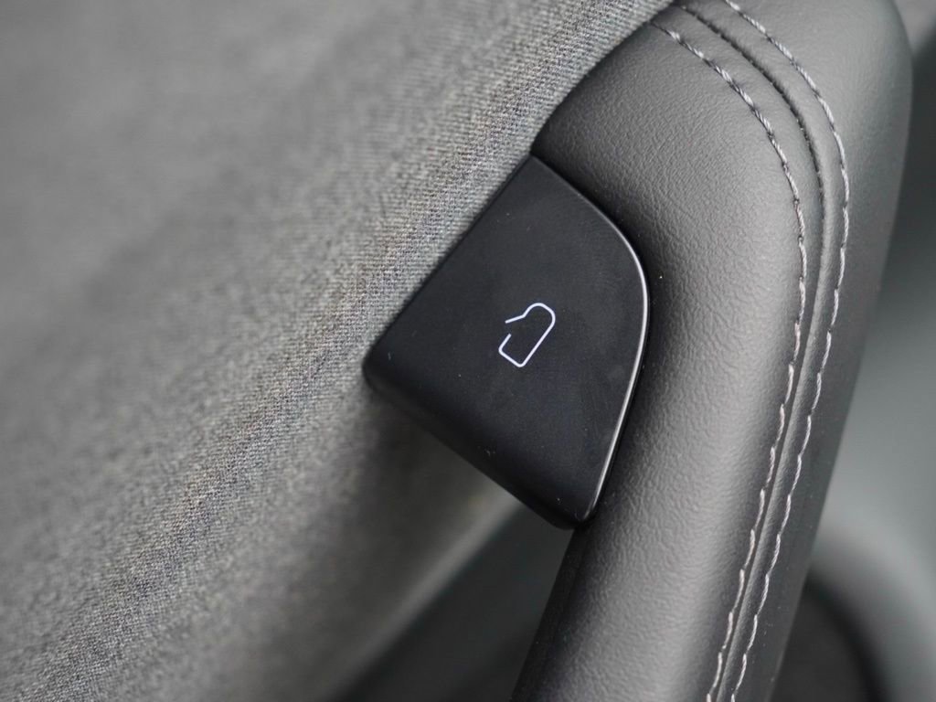 Used 2025 Tesla Model 3 Long Range image 8