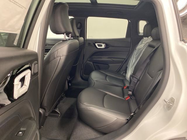 Used 2025 Jeep Compass Limited w/ Sun & Sound Group image 23