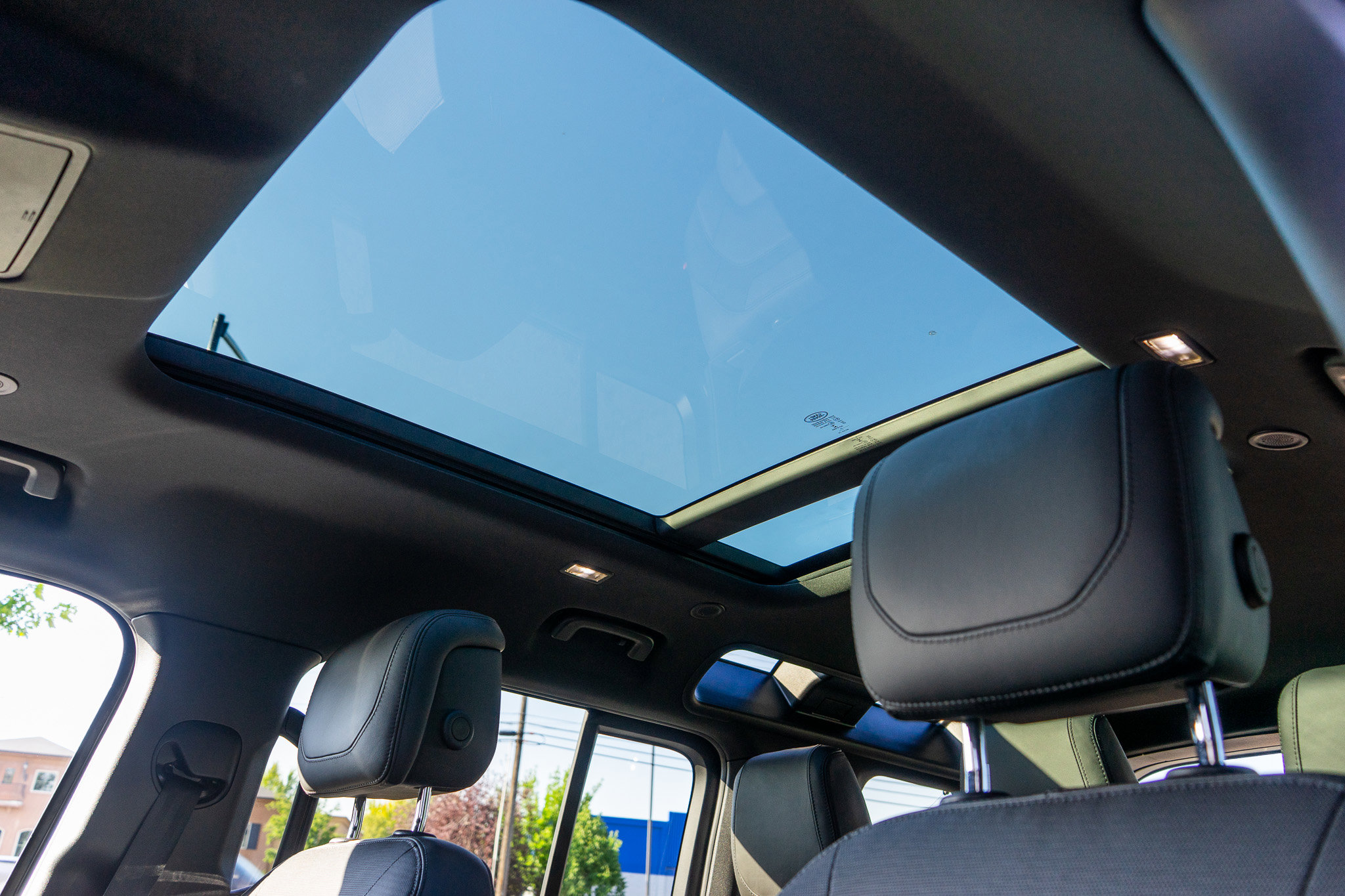 Used 2021 Land Rover Defender 110 X-Dynamic HSE image 39