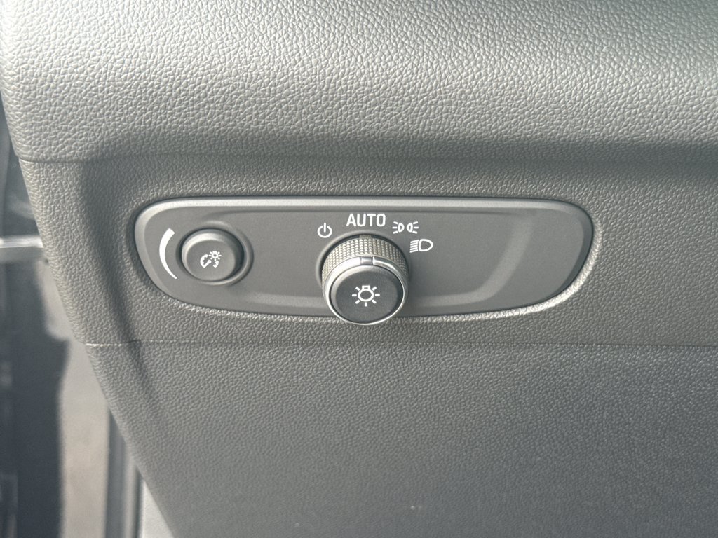 Certified 2023 Buick Envision Preferred AWD/4WD image 18