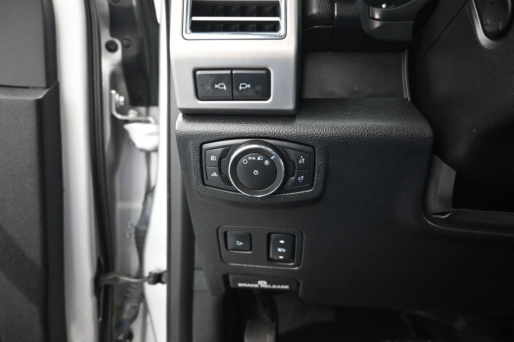Used 2017 Ford F250 Platinum w/ Platinum Ultimate Package AWD/4WD image 11