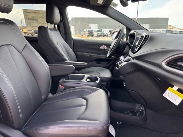 New 2026 Chrysler Pacifica Select image 23