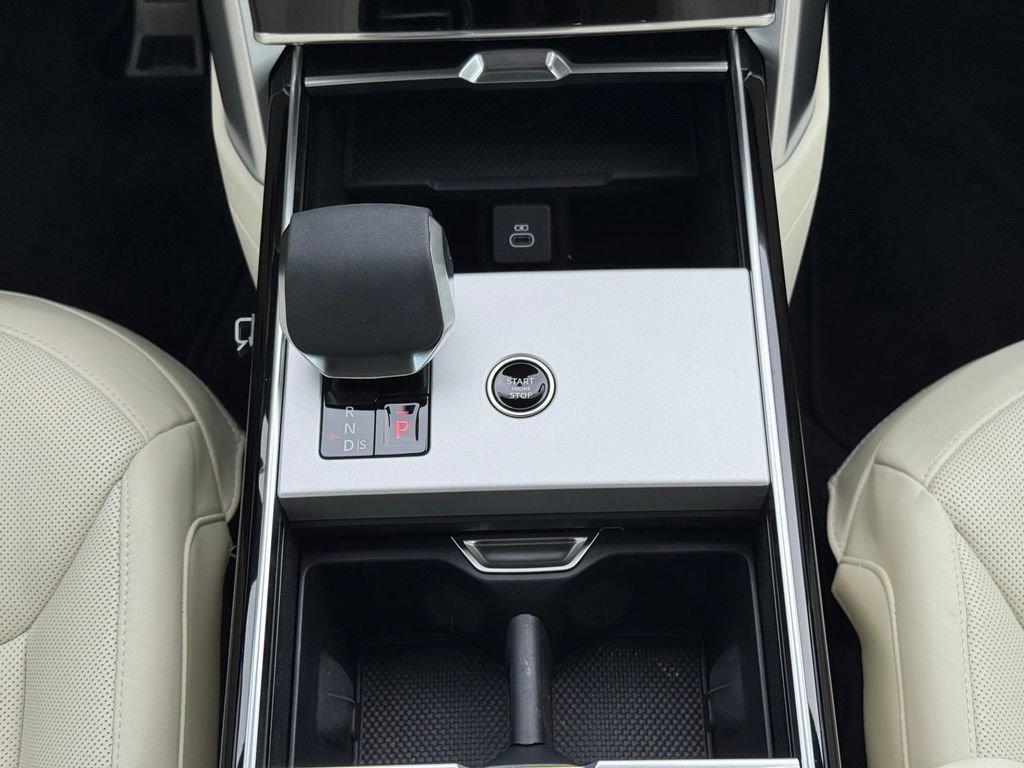 Used 2025 Land Rover Range Rover Long Wheelbase SE image 15