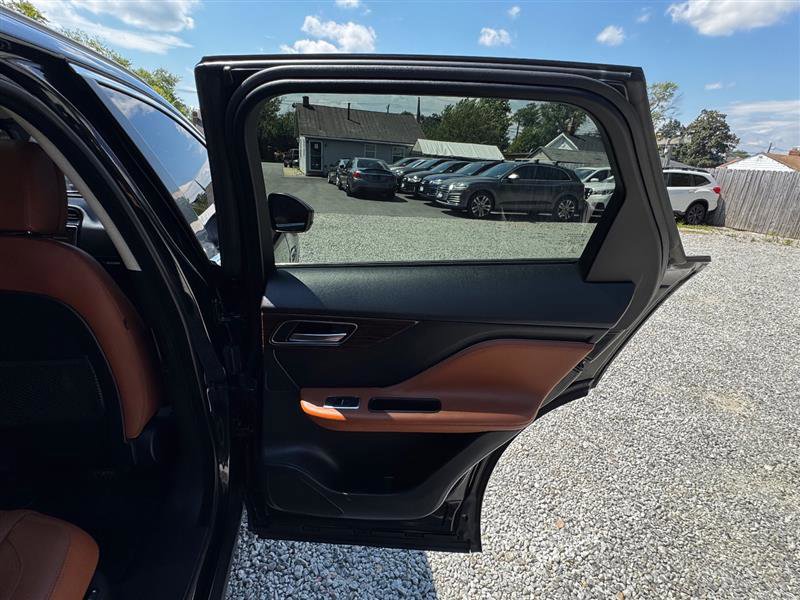 Used 2018 Jaguar F-PACE Portfolio image 37