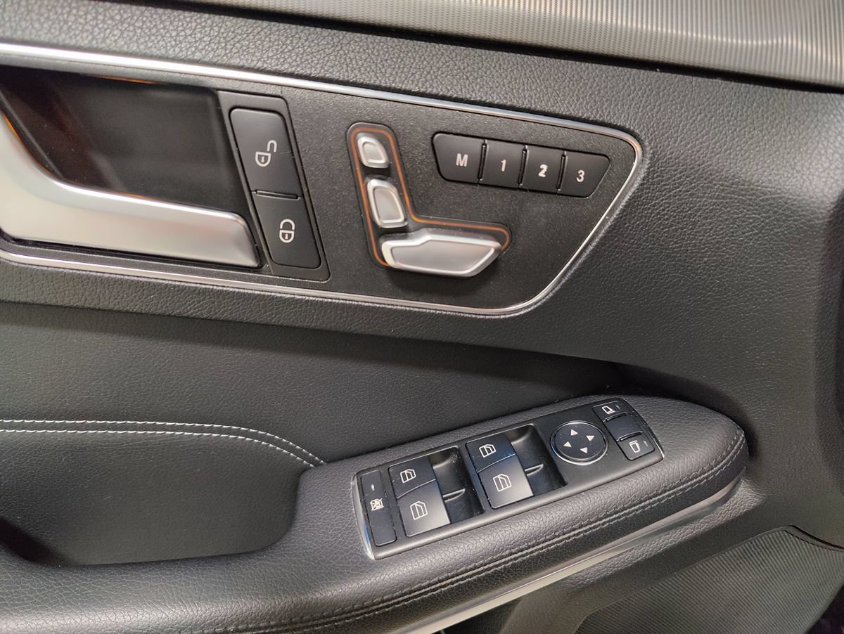 Used 2014 Mercedes-Benz E 350 4MATIC Wagon image 24