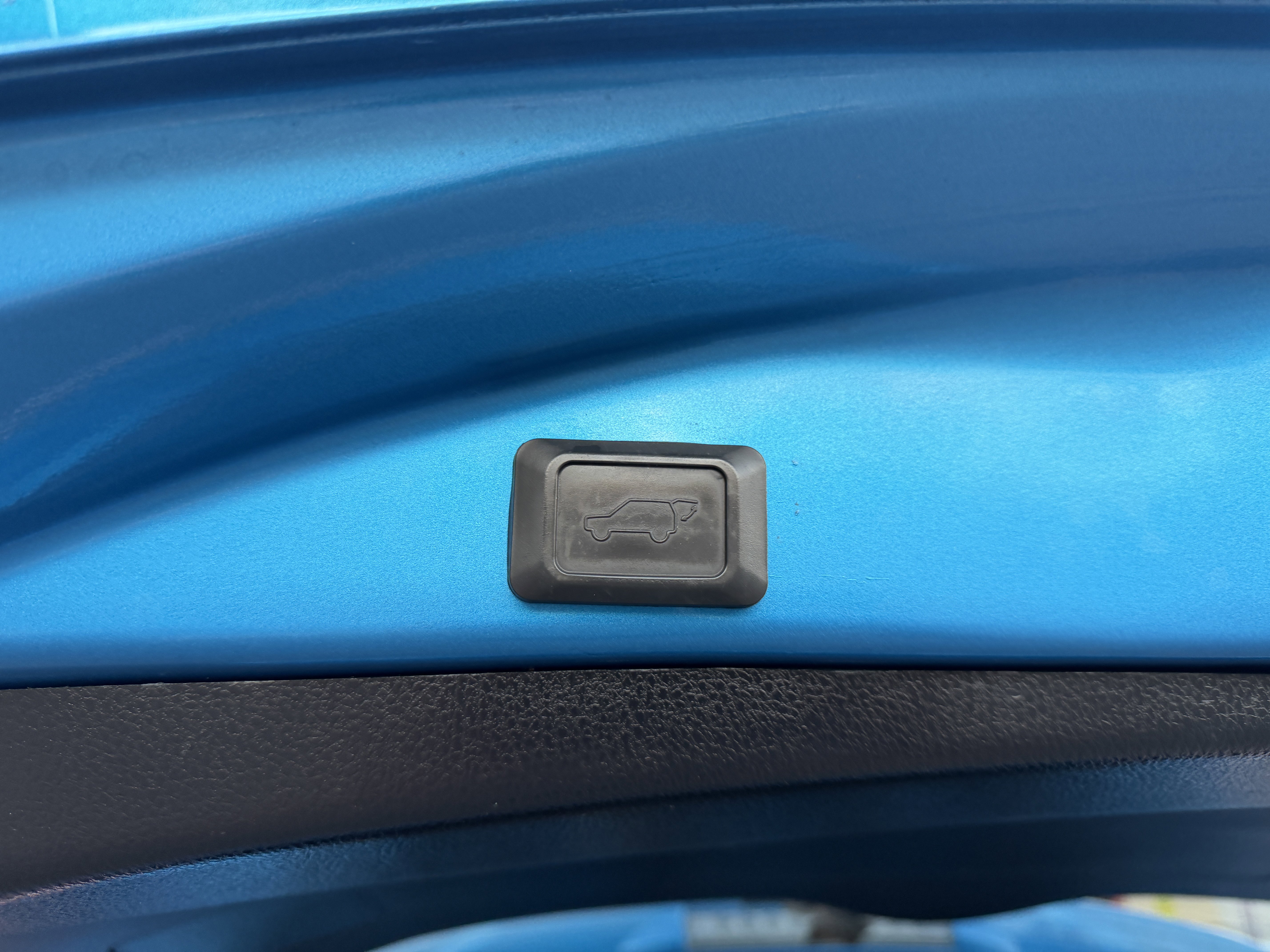 Used 2017 Toyota RAV4 XLE FWD image 8