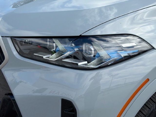 Used 2025 BMW X6 M60i AWD/4WD image 9