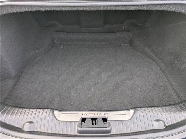 Used 2019 Jaguar XJ R-Sport image 6