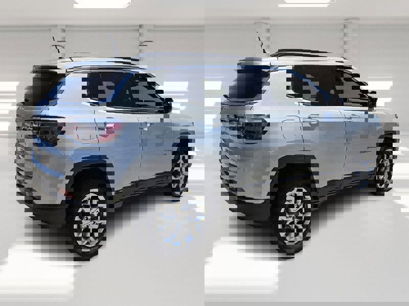 Certified 2025 Jeep Compass Latitude AWD/4WD image 5