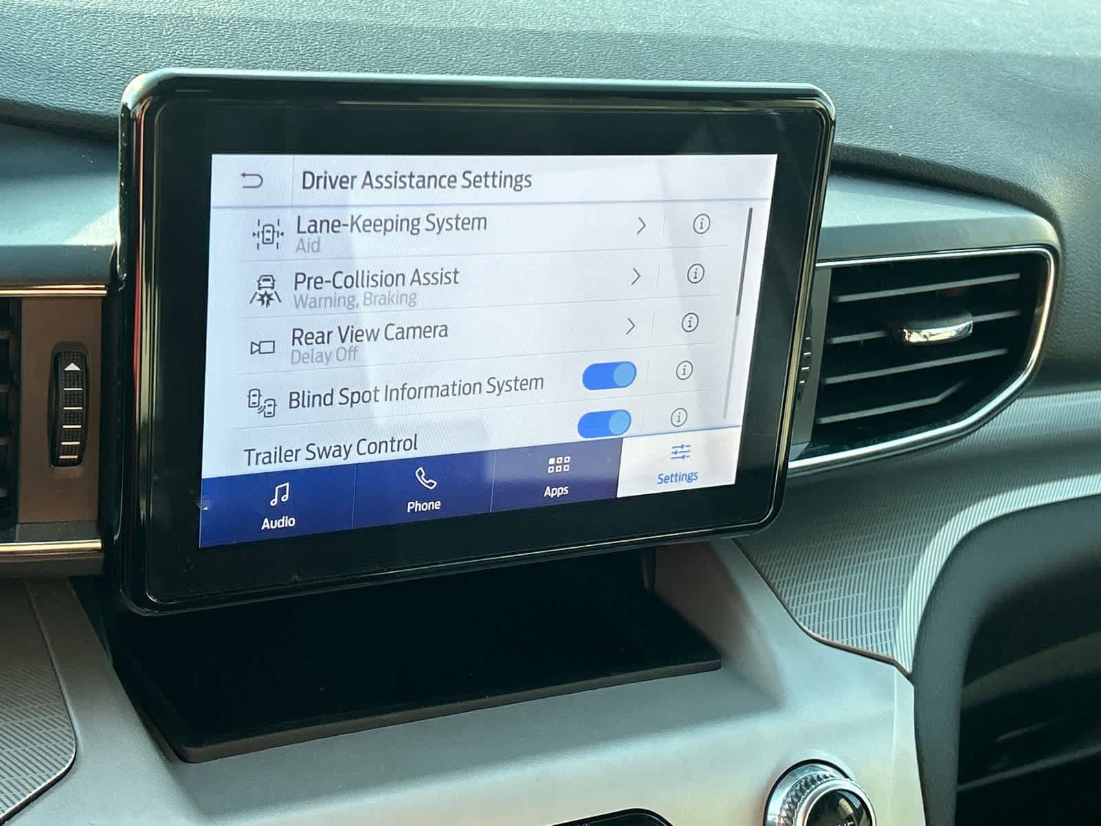 Used 2023 Ford Explorer XLT w/ Equipment Group 202A image 32