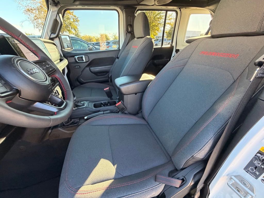 Used 2024 Jeep Wrangler Unlimited Rubicon w/ Technology Group image 14
