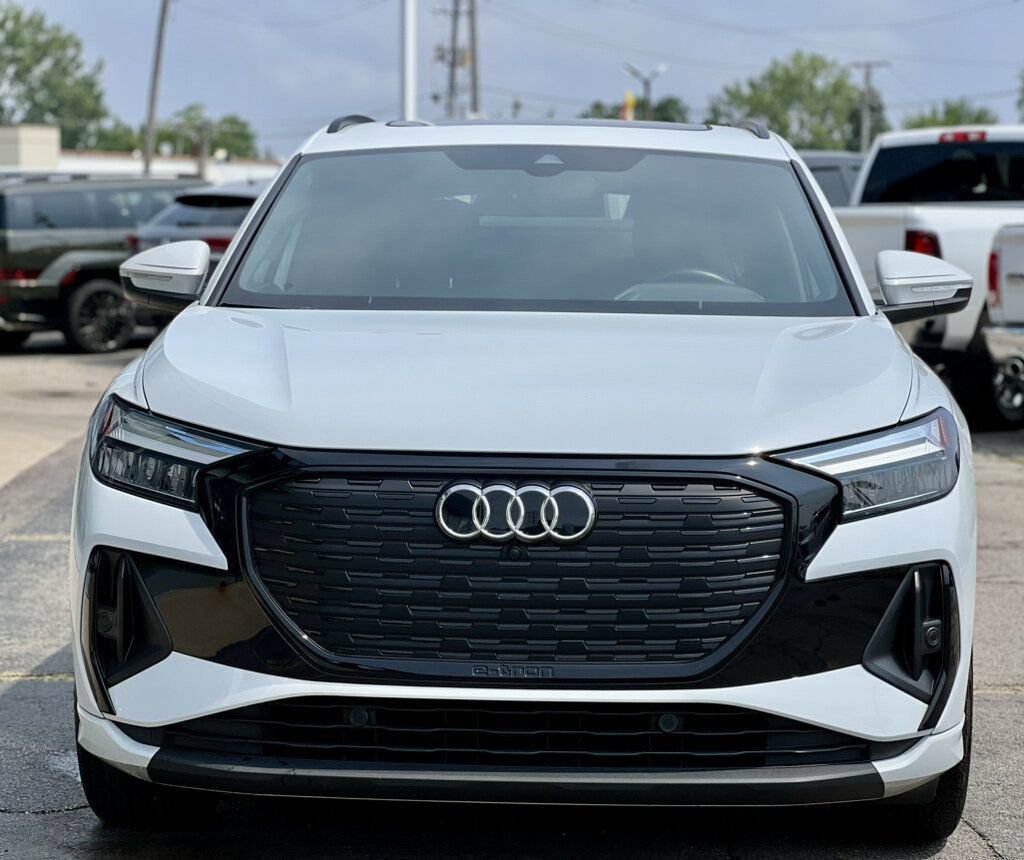 Used 2024 Audi Q4 e-tron Premium Plus w/ Premium Plus AWD/4WD image 8