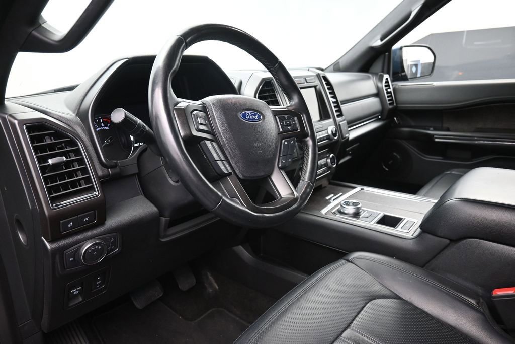 Used 2018 Ford Expedition Limited w/ Equipment Group 301A RWD image 18