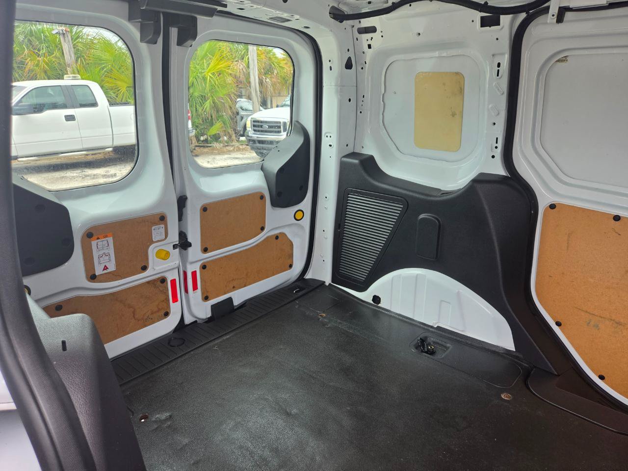 Used 2018 Ford Transit Connect XL FWD image 20