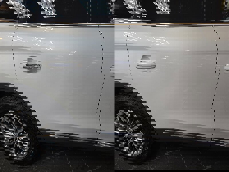 Used 2018 Lincoln MKX Select w/ Select Plus Package AWD/4WD image 15