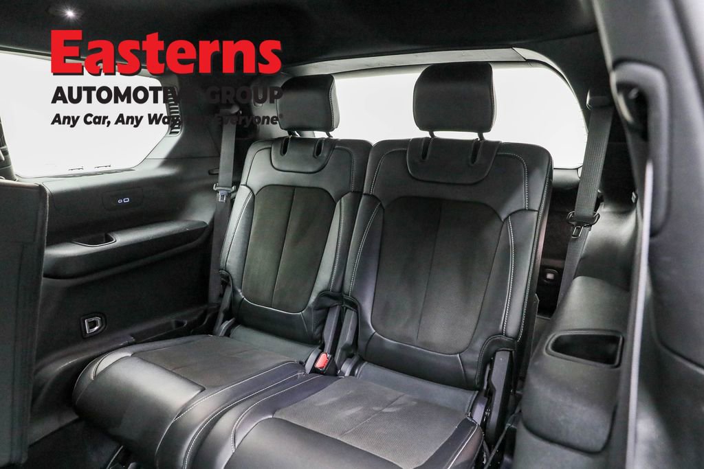 Used 2023 Jeep Grand Cherokee L Laredo image 28