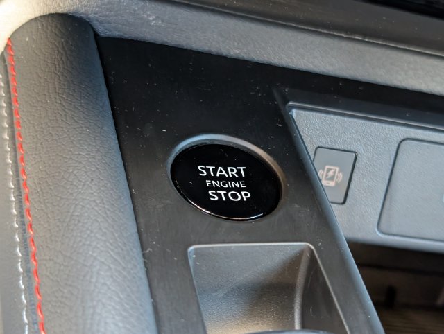New 2026 Nissan Kicks SR w/ Cold Weather Package AWD/4WD image 19
