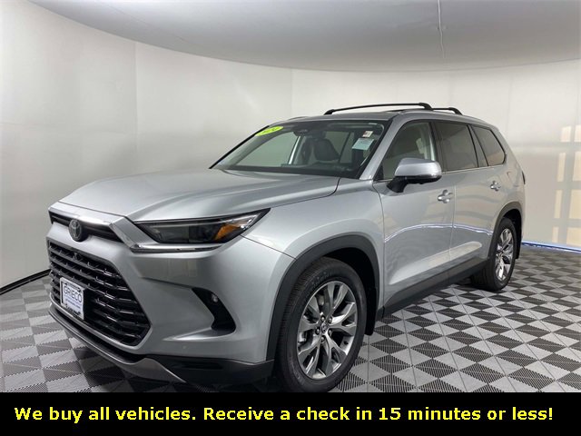 Used 2024 Toyota Grand Highlander Limited image 3
