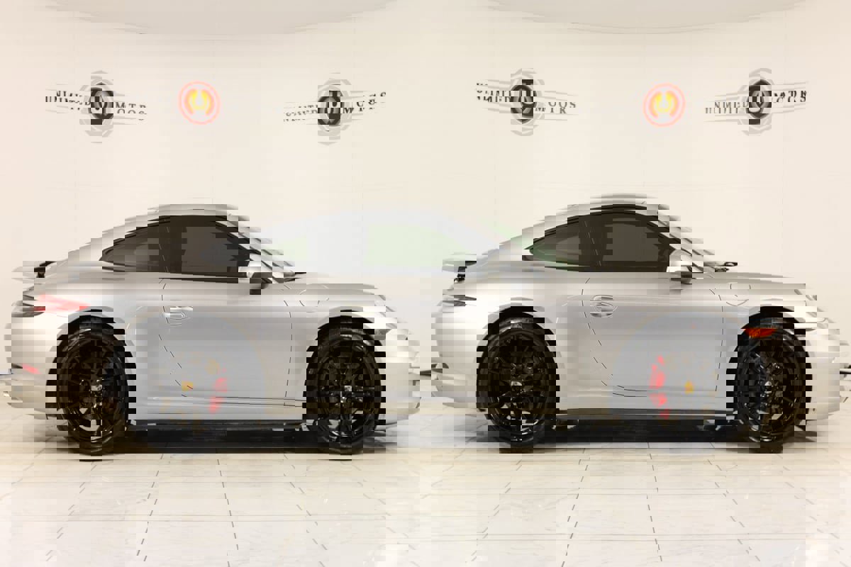 Used 2013 Porsche 911 Carrera 4S image 2