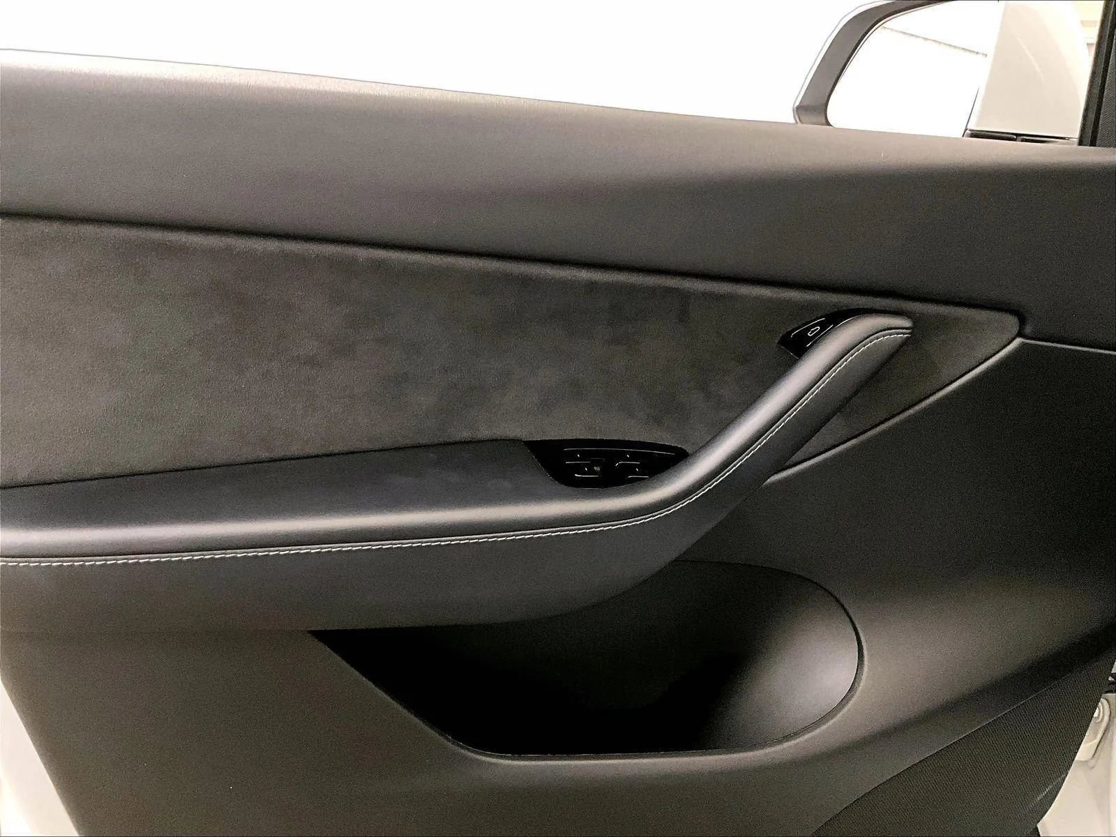 Used 2021 Tesla Model Y Long Range image 22